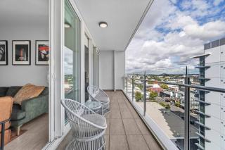 Valley Stay Stylish Apartment Parking Pool and Gym - 8