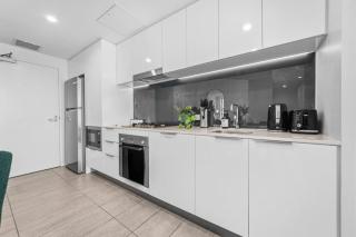Valley Stay Stylish Apartment Parking Pool and Gym - 3