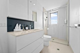 The Valley 1BR plus Sofa Bed Parking Pool and Gym - 3