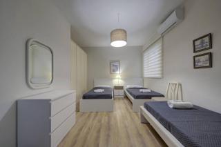 Dolce far niente Sliema Sea Front 3BD sleeps 8 - 9