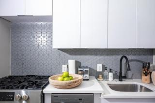 The Madison - Gracious 2 Bed 2 Bath Apartment with Free Parking - 6