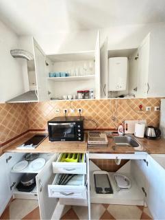 Helena Apartments - 6
