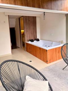 One Apartments Provenza - 2