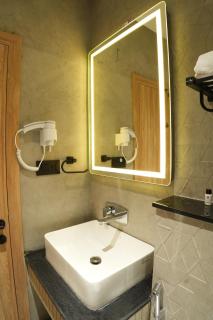 Hotel Kalyani Landmark - 5