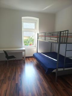 Spacious Heritage Apartment for Groups - 1
