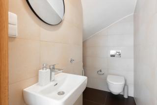 Peaceful Terraced Apartment with Free Parking by EasyBNB Premium - 1