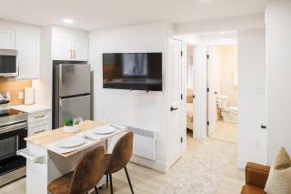 U7 Stylish 1-Bedroom Downtown - 9