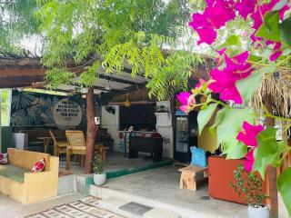 Sam's surf house - 1