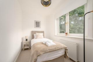Westland 2 Bedroom House - Glasgow - 2
