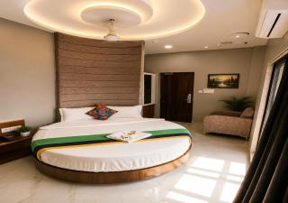 Glitz Hotels 7even Hills- Nr International Airport Mumbai T2 - 1