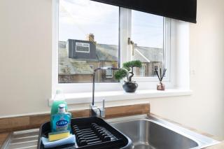 Gateshead 2BR Home - Near Town & Metro Access - 3