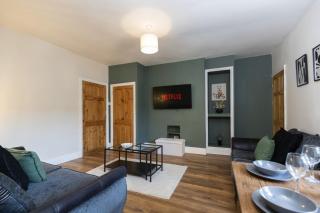 Gateshead 2BR Home - Near Town & Metro Access - 2