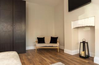 Gateshead 2BR Home - Near Town & Metro Access - 1