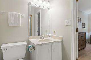 2nd Floor Condo Many Amenities Beach Access Beach Equipment Included - 9