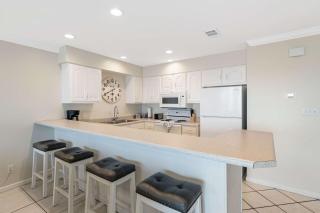 2nd Floor Condo Many Amenities Beach Access Beach Equipment Included - 3