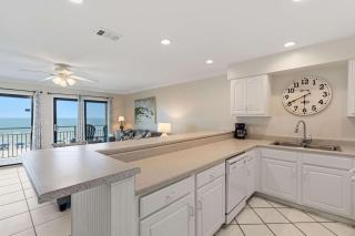 2nd Floor Condo Many Amenities Beach Access Beach Equipment Included - 1