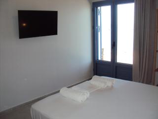 Artaki Beach WAVES Apartment - 5