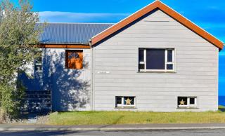 House Vallholt in Grenivík - Waterfront, Private Hot Pot - by Nollur - 6