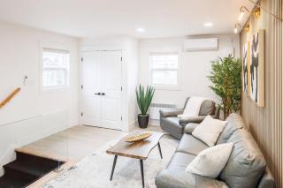U4 - Stylish Apartment with Mini Movie Theater - 3