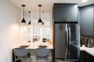 U4 - Stylish Apartment with Mini Movie Theater - 2