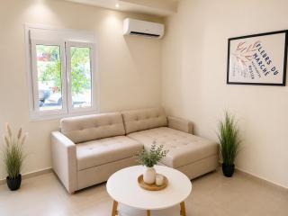 Bright apartment with court yard and swimming pool - 6