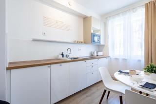 Central - Modern - Quiet - 1