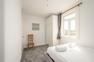 Parkhead 2 Bedroom Apartment - Edinburgh - 3