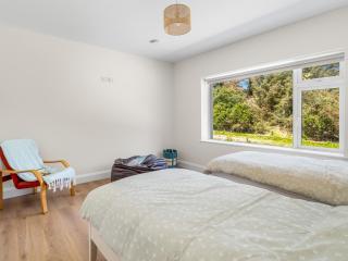 Owen Glen Cottage - 2