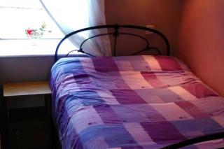 3-Bed House Sleeps 6 with Garden and Parking - 1