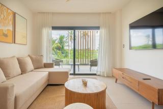 Born | Family Getaway with Pool View - 9