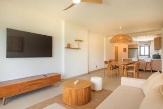 Born | Family Getaway with Pool View - 7