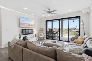 Lakefront Condo with Pool at Topsider Condos - 9
