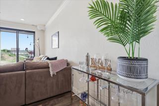 Lakefront Condo with Pool at Topsider Condos - 8