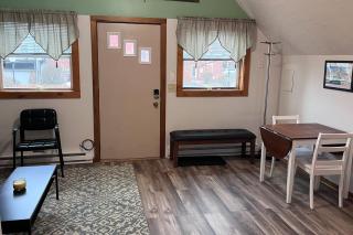 2BR Village Apt w/ Parking - Walk to Everything - 6