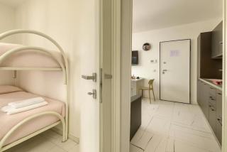 Family flat with swimming pool, private parking, Wi-Fi, AC - 3