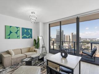 29th floor Luxury Studio Suite City views Downtown Miami - 6