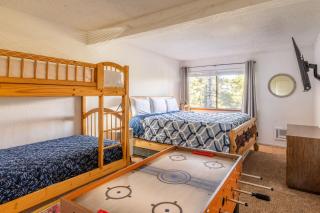 Chic 2 BDR w Mtn Views Pool Hot Tub & Tennis - 3