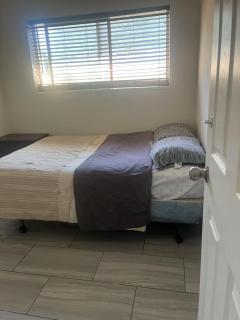 3 bedroom 2 bathroom garden suite - 7