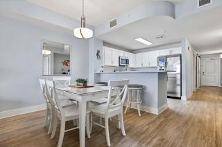Luxury Calypso Tower 3! Free Beach Chair Service for 4! by Dolce Vita Getaways PCB - 6