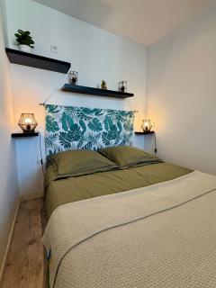 Cosy T2 climatisé sur le port à 5min de la mer parking privé linge de bain et de lit fournis - 1
