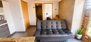 Cold AC-fast Wi-Fi-great location-Medellin fun - 2