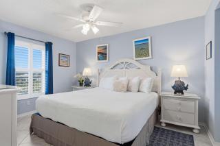 Gulf front condo with free WiFi washer&dryer shared pool & beach access - 7