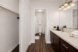 Spacious Tempe 2BR Pool Gym Near ASU - 3