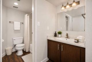 Spacious Tempe 2BR Pool Gym Near ASU - 2