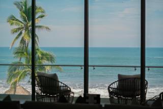 Sunset Surf Oceanfront Escape in El Zonte - 2