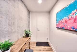 Executive Class Apartments with Gym VIP & Students in Downtown MTL Dawson Concordia Mcgill - 2