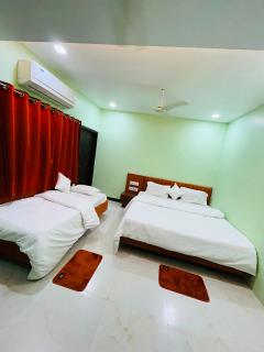 Hotel shri radhe krishna nai sadak ujjain - 2