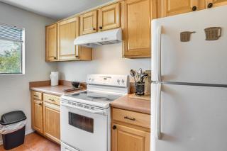Work, Hike & Swim: Central Tucson Condo w/ Pool - 1