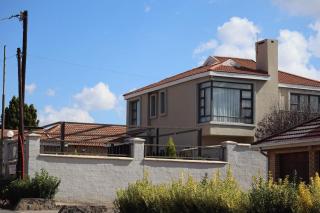 Mohahlaula Boutique Guest House - 1