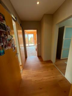 Separate Area mit Schlafzimmer und Badezimmer - 1